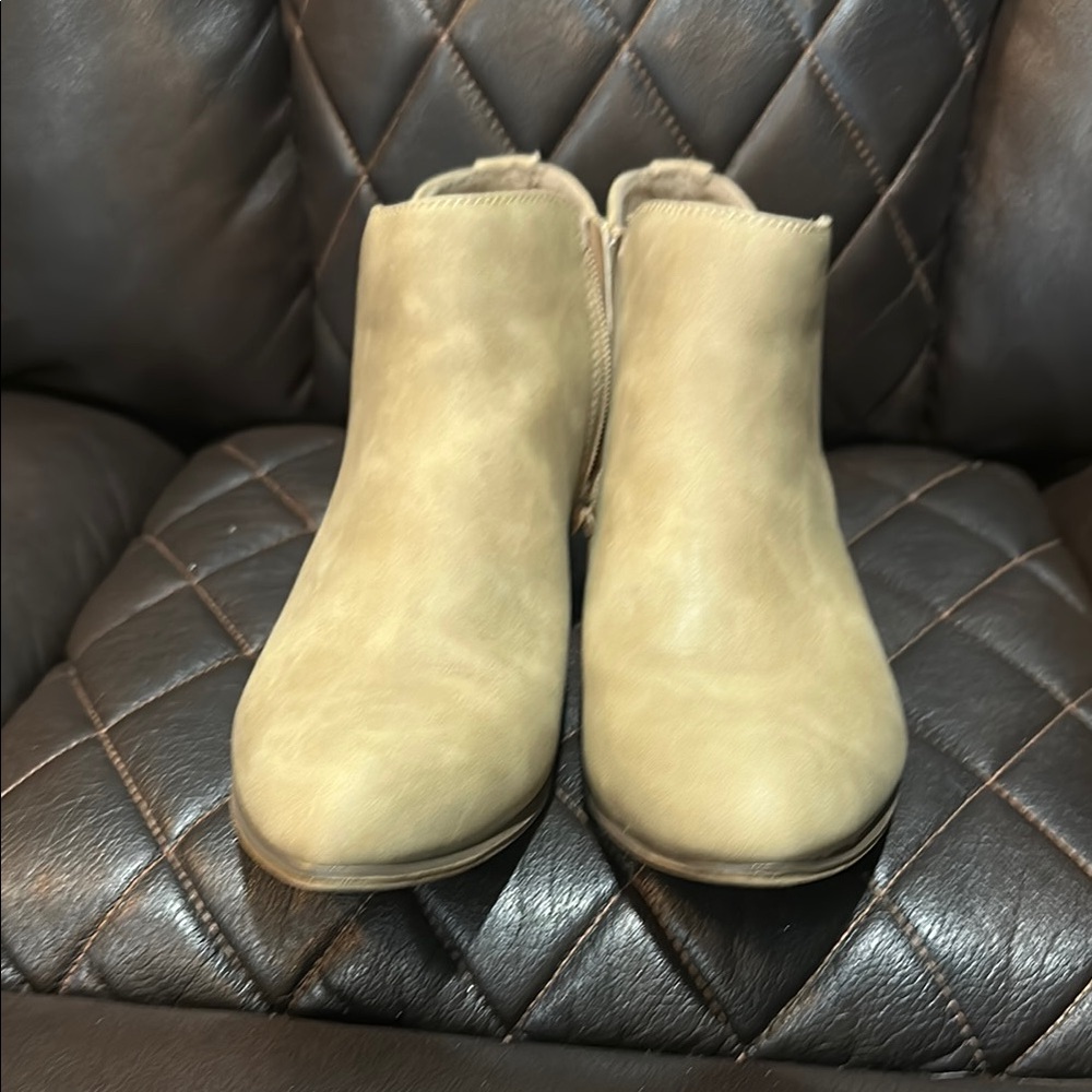 Esprit Tan Talia ankle boots